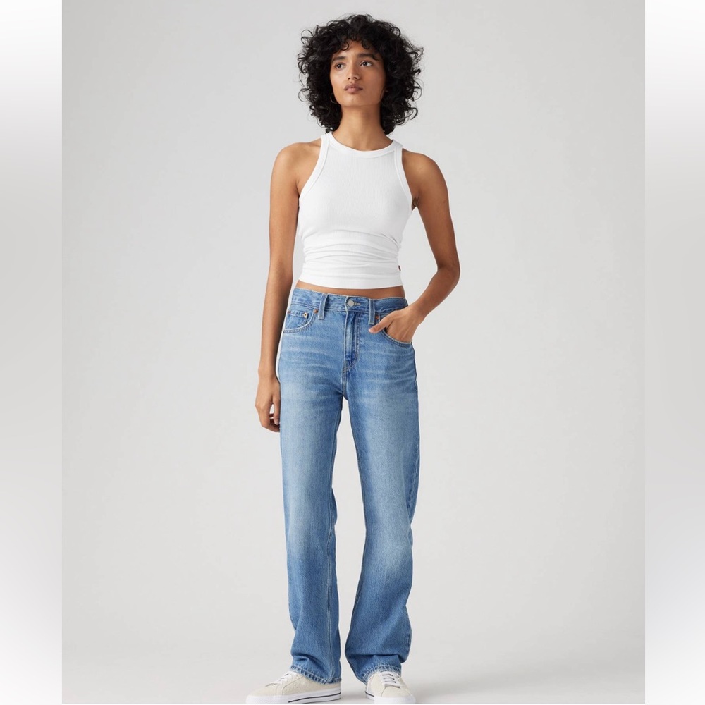 Levi’s NWT - Low Pro Lightweight Women’s Jeans in “Rough Diamond” 29Wx27L